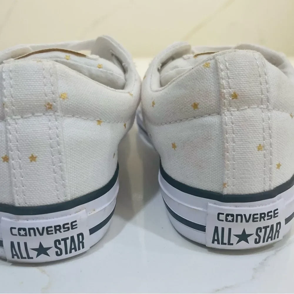 Converse White and Gold Star Sneakers with Classic Low-Top Design